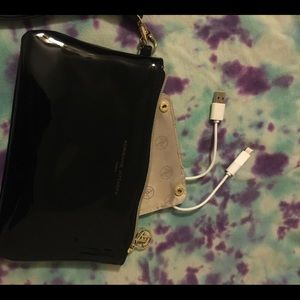 Adrienne Vittadini Charging Wristlet